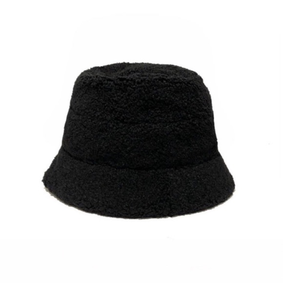 UGG Black Faux Fur Bucket Hat NWT - Picture 4 of 10
